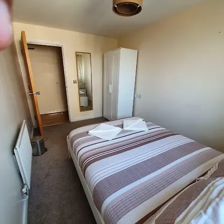 Apartment Affluent Riverside Sark Tower *