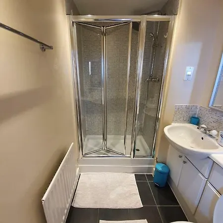 Affluent Riverside Sark Tower Apartment London