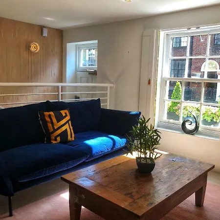 Arlington Road Camden Apartment *