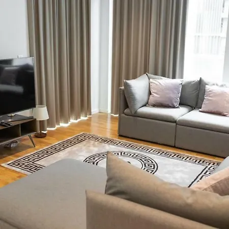 Top Floor Luxury And Spacious 2 Bedroom In Stratford *