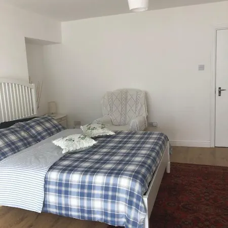 Commodity Guest house *