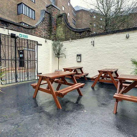 Publove @ The Steam Engine,waterloo Hostel *