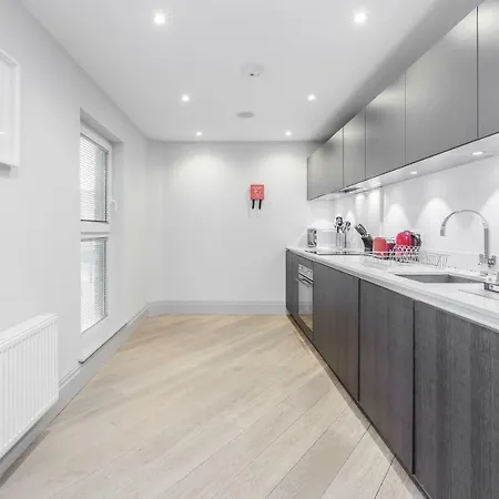 Roomspace Serviced - The Quadrant