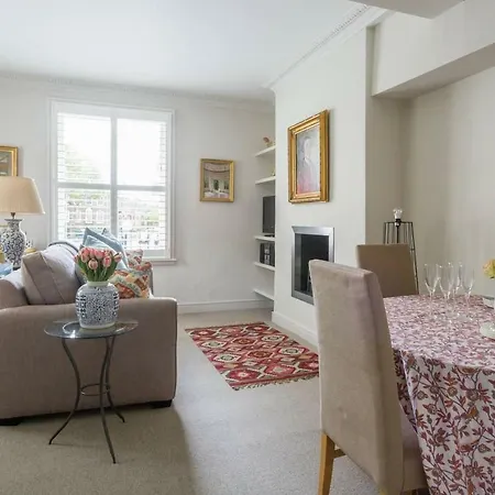 Cadogan Street Apartment London