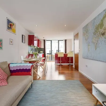 Apartment Westland Place London
