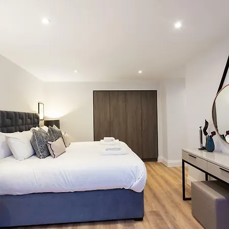 The Carlyle - Stunning Serviced * London