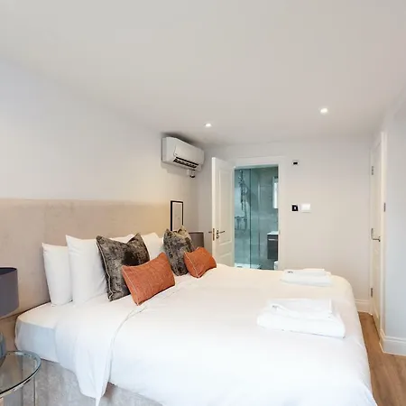 The Carlyle - Stunning Serviced *