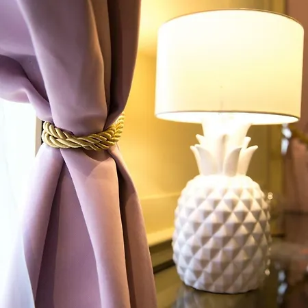 House Of Sebastiao Maria - The Townhouse Guest house London