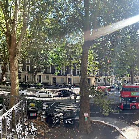 Lancaster Court 3* London