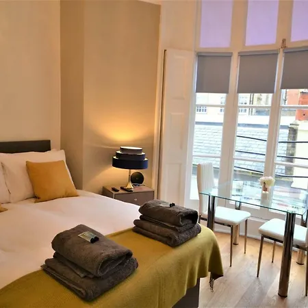 Marble Arch Studio Apartment *