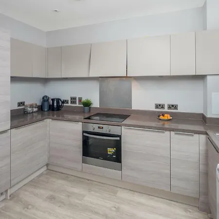 Vertex Luxury * Croydon