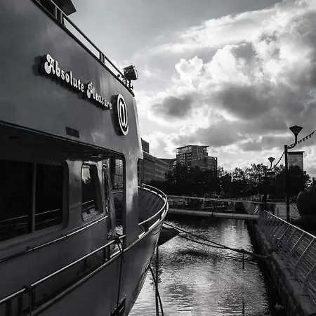Absolute Pleasure Yacht London
