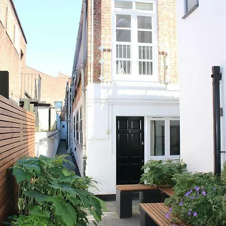 Harry Potter Cupboard Apartment London