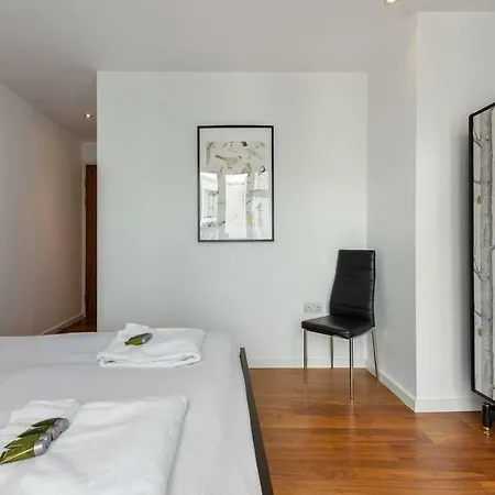 Apartment Westland Place London