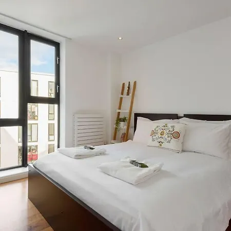 Apartment Westland Place London