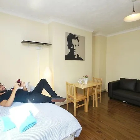 Ostello Accommodation London Londra