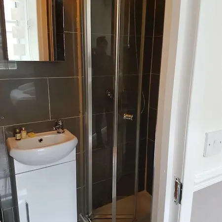 Tourian Lounge Hotel 3* London