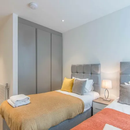 Gigli Luxury Wembley
