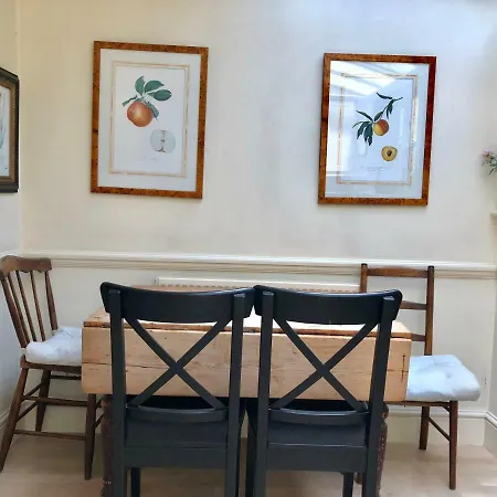 Stylish Apartments In Victoria & Westminster Apartment