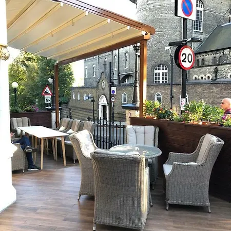 Tourian Lounge Hotel Nocleg ze śniadaniem