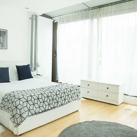 The Holborn Lights - Modern 3Bdr Home With Rooftop Terrace & Garage
