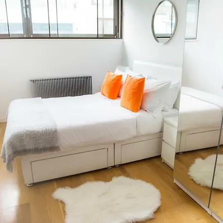 The Holborn Lights - Modern 3Bdr Home With Rooftop Terrace & Garage London