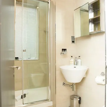 The Holborn Lights - Modern 3Bdr Home With Rooftop Terrace & Garage London