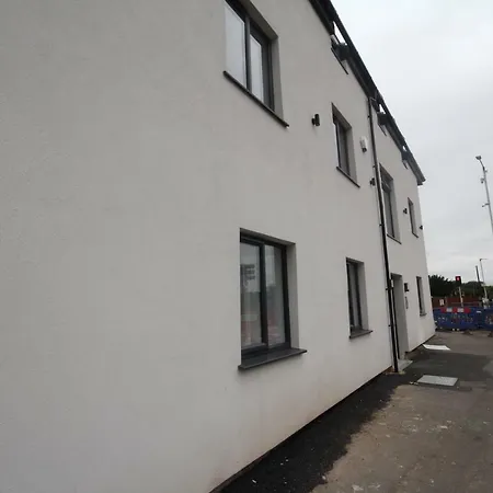 Holden Court - 3 West Drayton (Middlesex)
