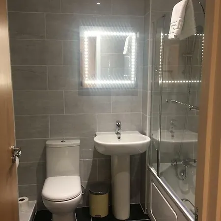 Somerville London Heathrow Apartment