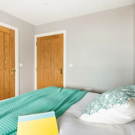 The Norfolk Maisonette - Lovely 4bdr Mews London