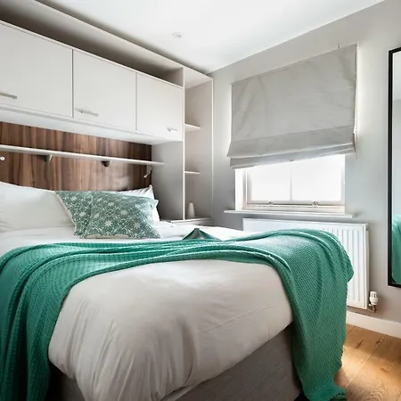 The Norfolk Maisonette - Lovely 4bdr Mews London