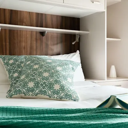 The Norfolk Maisonette - Lovely 4bdr Mews *
