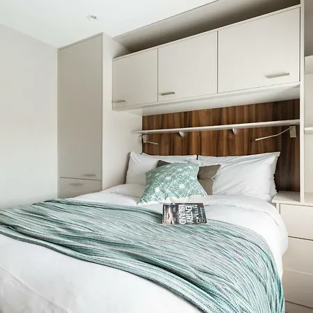 The Norfolk Maisonette - Lovely 4bdr Mews Apartment