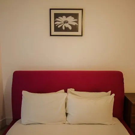 Executive 2 Bed Apartment London