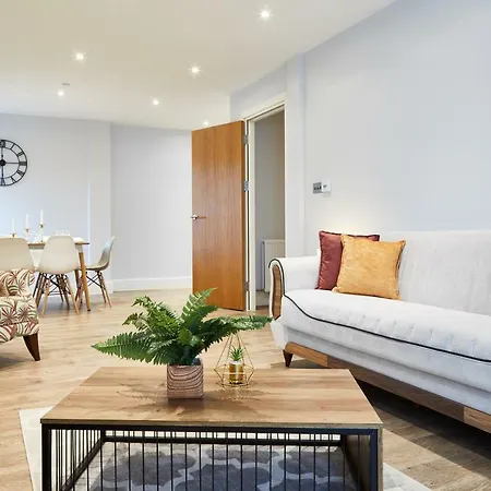 Elegant Luxury Apartment