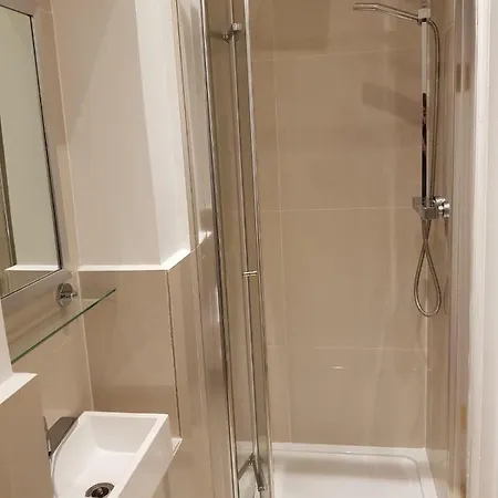 Tourian Lounge Hotel Nocleg ze śniadaniem