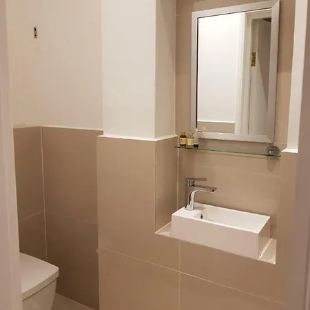 Tourian Lounge Hotel Nocleg ze śniadaniem