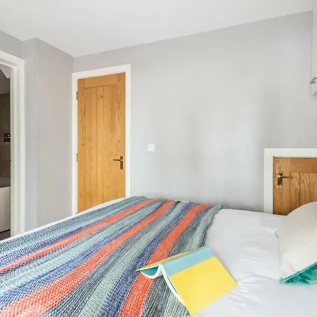 The Norfolk Maisonette - Lovely 4bdr Mews