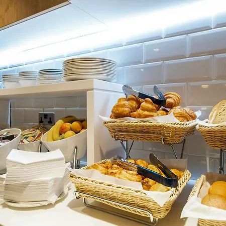 호텔 Comfort & Kings Cross St. Pancras 4*