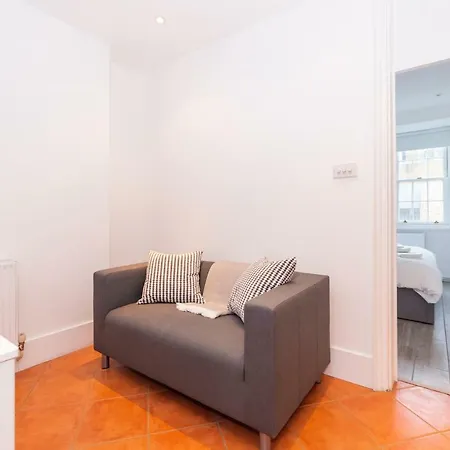 New 2 Bed In Covent Garden *
