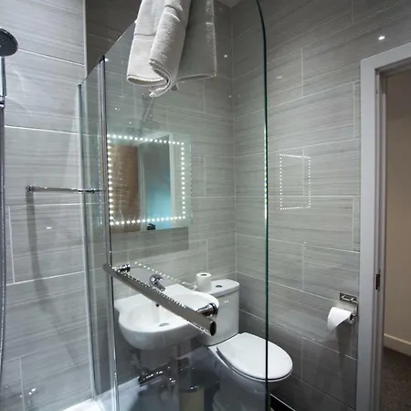 Somerville London Heathrow Apartment *