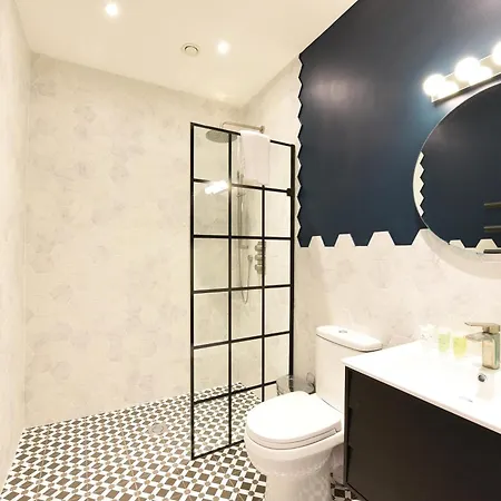 Apartment Stylish!! Spacious 2 & 3 Deluxe Near Victoria Station *
