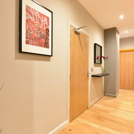 Emerald House East Apartment Croydon