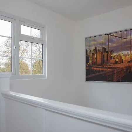 Guest house Gooseacre Harrow