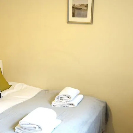 Heathrow Ensuite Rooms- Auto Check In 民宿