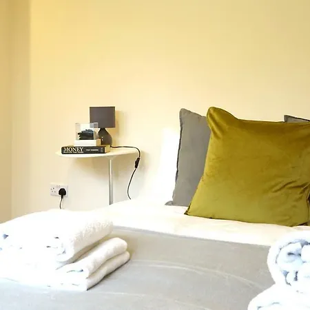 民宿 Heathrow Ensuite Rooms- Auto Check In