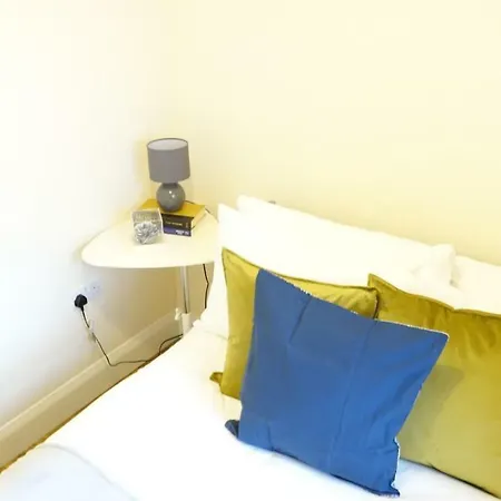 Heathrow Ensuite Rooms- Auto Check In 民宿