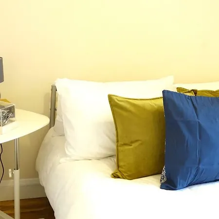 Heathrow Ensuite Rooms- Auto Check In 民宿