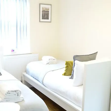 Heathrow Ensuite Rooms- Auto Check In 民宿 斯坦维尔