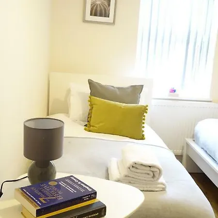 民宿 Heathrow Ensuite Rooms- Auto Check In 斯坦维尔